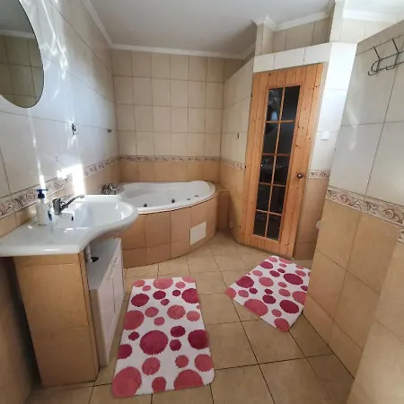 Lea Penzión pre hostí