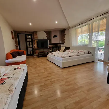 Penzión pre hostí Lea Diakovce