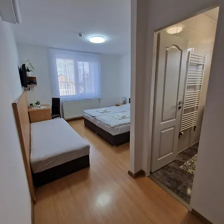 Penzión pre hostí Lea 3*