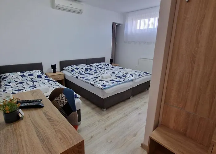 Lea Πανσιόν