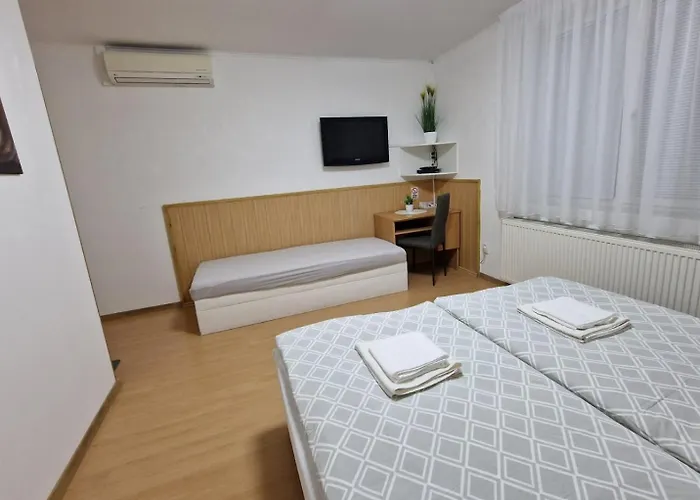 Πανσιόν Lea 3*